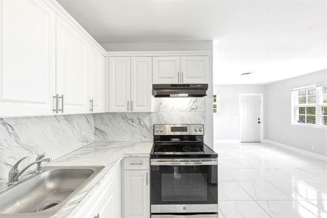 5961 NW 42nd Avenue, Fort Lauderdale, FL 33319