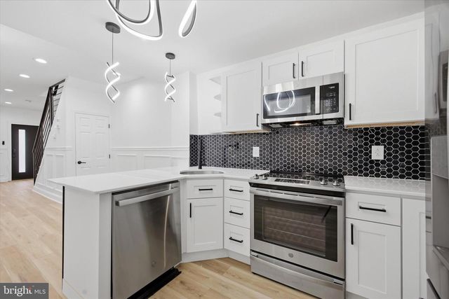 5551 PEMBERTON ST, Philadelphia, PA 19143