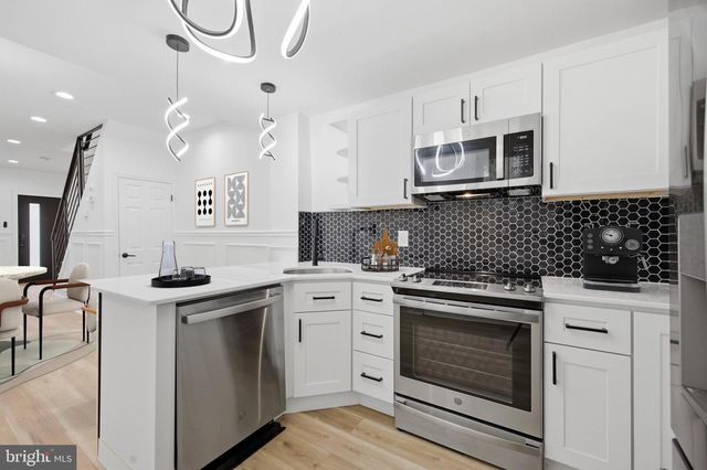 5551 PEMBERTON ST, Philadelphia, PA 19143
