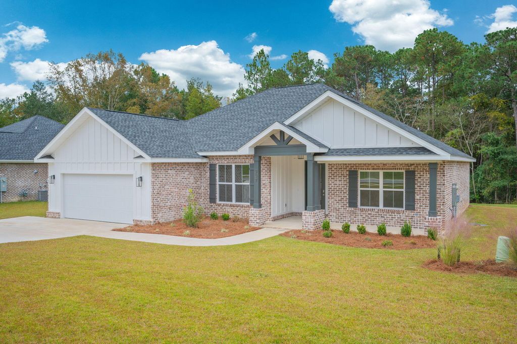 337 Shoal River Road Drive, Crestview, FL 32539