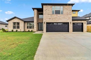 1110 Longbourn Drive, Centerton, AR 72719