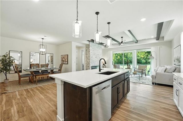 1459 N 162nd Terrace, Basehor, KS 66007