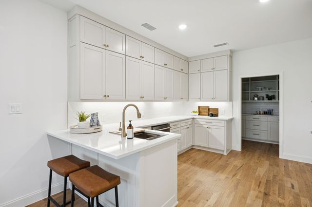 4331 Laren Lane, Dallas, TX 75244