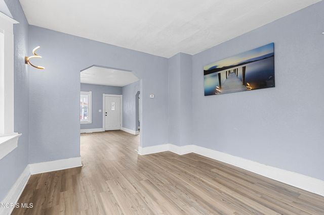 2368 Hollywood Avenue, Toledo, OH 43620