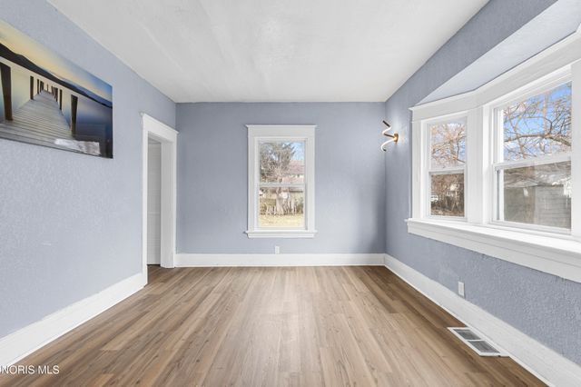 2368 Hollywood Avenue, Toledo, OH 43620