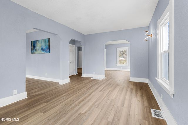 2368 Hollywood Avenue, Toledo, OH 43620