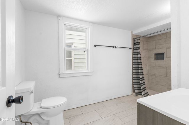 2368 Hollywood Avenue, Toledo, OH 43620