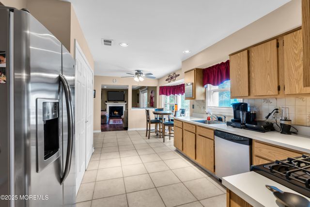 8 Hialeah Court, Howell, NJ 07731