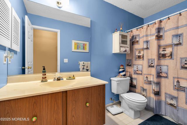 8 Hialeah Court, Howell, NJ 07731