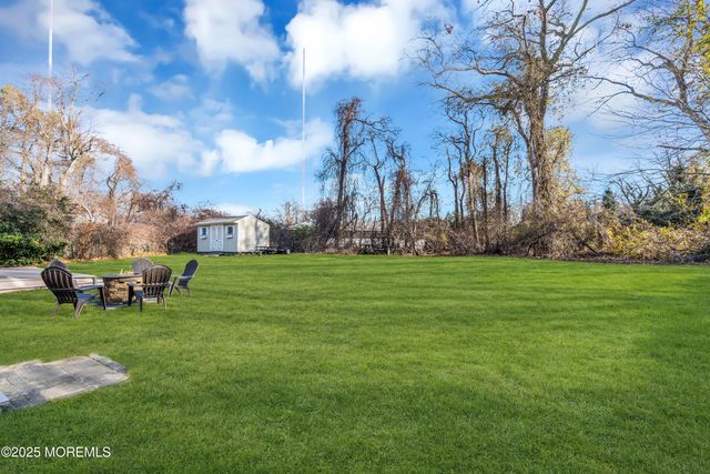 8 Hialeah Court, Howell, NJ 07731