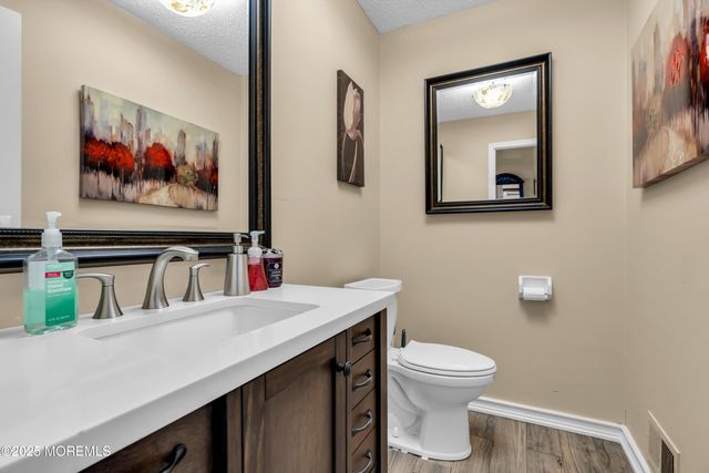 8 Hialeah Court, Howell, NJ 07731