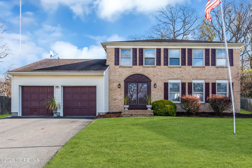 8 Hialeah Court, Howell, NJ 07731