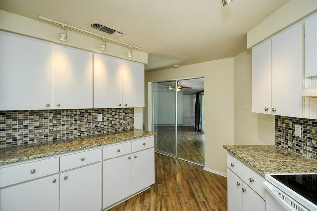 2512 POST ROAD, Sarasota, FL 34231