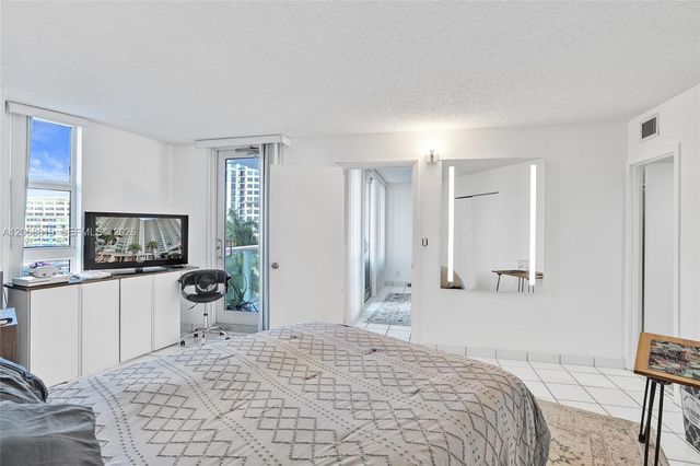 100 Bayview Dr 401, Sunny Isles Beach, FL 33160