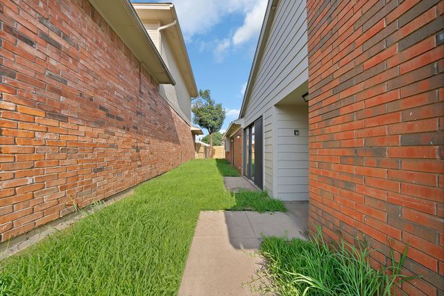 4213 Phoenix Drive, Carrollton, TX 75010