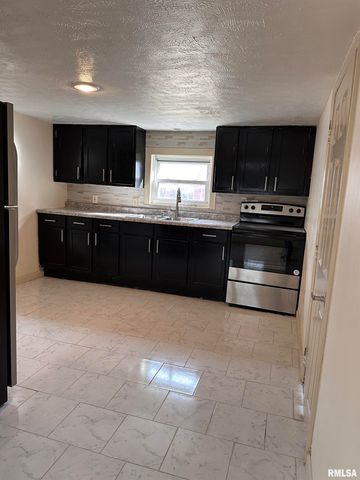 2800 S Woodward Street, Springfield, IL 62703