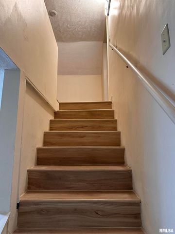 2800 S Woodward Street, Springfield, IL 62703