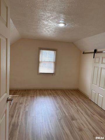 2800 S Woodward Street, Springfield, IL 62703