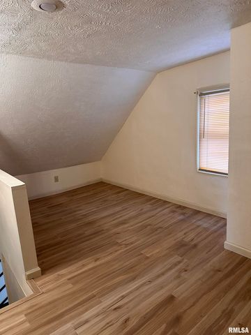 2800 S Woodward Street, Springfield, IL 62703