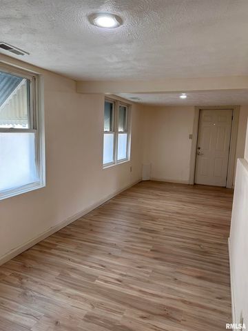 2800 S Woodward Street, Springfield, IL 62703