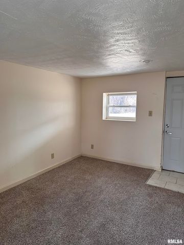 2800 S Woodward Street, Springfield, IL 62703