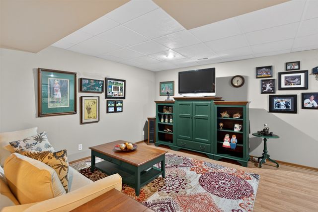 4420 Cameron Swing, Pleasant Hill, IA 50327