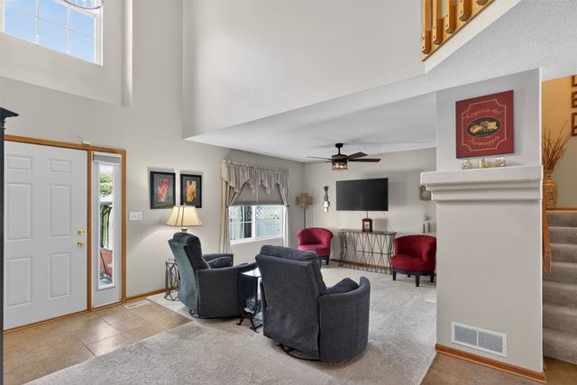 4420 Cameron Swing, Pleasant Hill, IA 50327