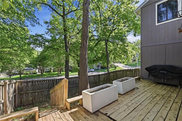 1032 NW 70TH Court, Kansas City, MO 64118