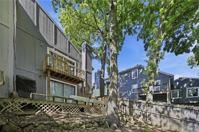 1032 NW 70TH Court, Kansas City, MO 64118