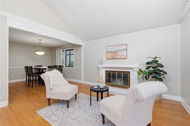 1032 NW 70TH Court, Kansas City, MO 64118