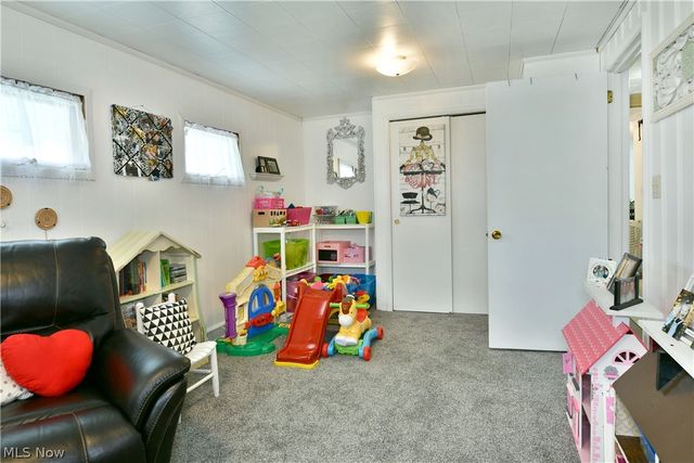 230 High Avenue, Niles, OH 44446