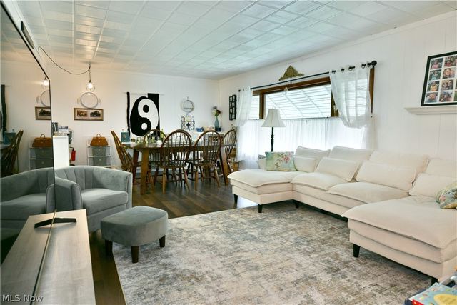 230 High Avenue, Niles, OH 44446