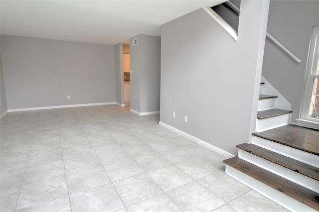 16120 Stuebner Airline Road 601, Spring, TX 77379