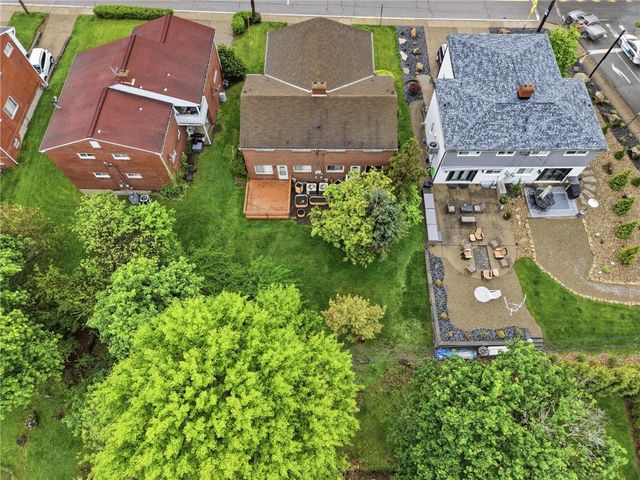 224-226 Bower Hill Rd, Mt Lebanon, PA 15228