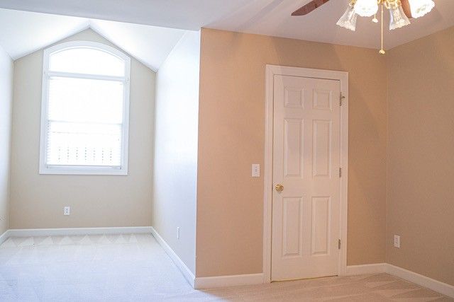 200 Champions Dr, Springfield, TN 37172