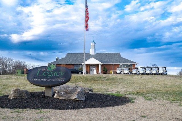 200 Champions Dr, Springfield, TN 37172