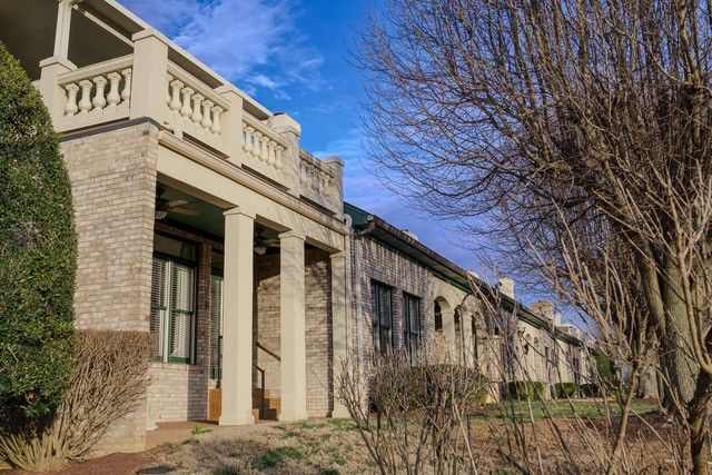 200 Champions Dr, Springfield, TN 37172