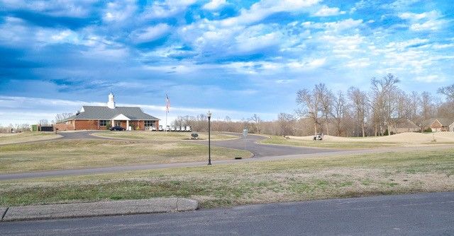 200 Champions Dr, Springfield, TN 37172