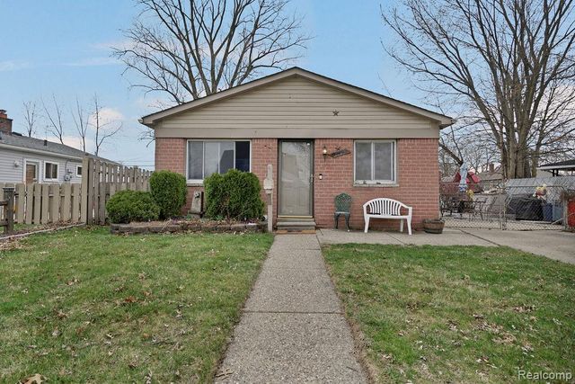 25530 Cole Street, Roseville, MI 48066