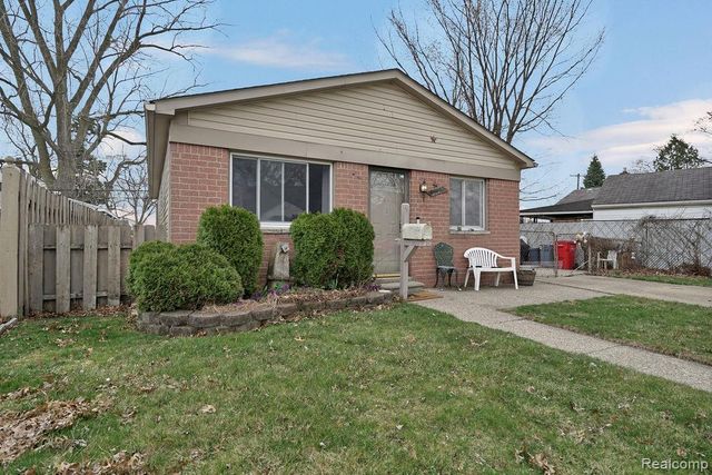 25530 Cole Street, Roseville, MI 48066