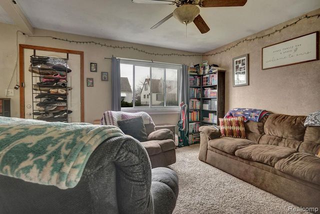 25530 Cole Street, Roseville, MI 48066