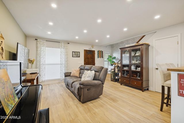 4801 E EUCLID Avenue 2, Phoenix, AZ 85044