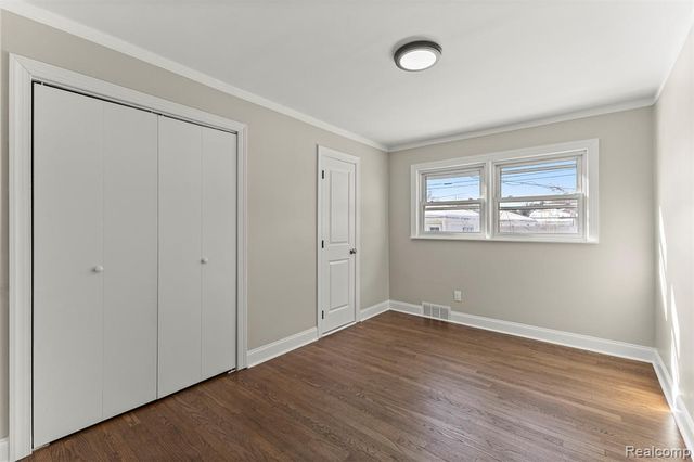 9327 Columbia, Redford, MI 48239