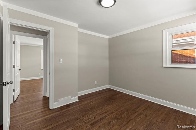 9327 Columbia, Redford, MI 48239