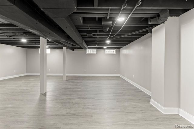 9327 Columbia, Redford, MI 48239