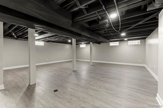 9327 Columbia, Redford, MI 48239