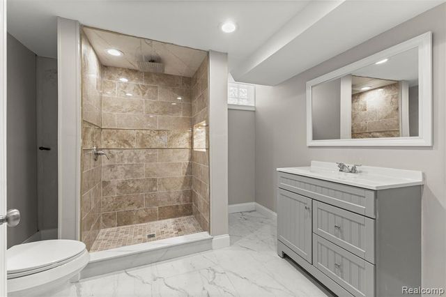 9327 Columbia, Redford, MI 48239