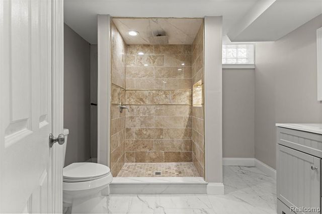 9327 Columbia, Redford, MI 48239