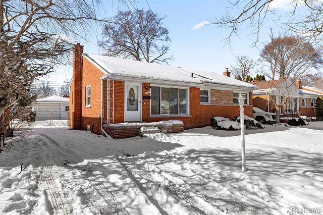 9327 Columbia, Redford, MI 48239