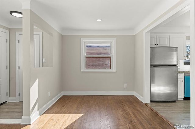 9327 Columbia, Redford, MI 48239